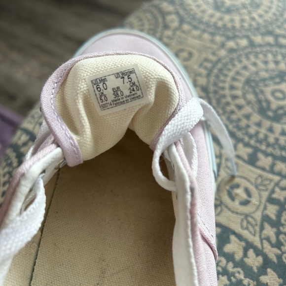 Stylish Pink platform Vans Sneakers - Picture 3 of 4